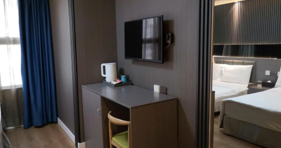 Hennessy Hotel Hong Kong – Stylish Comfort in the Heart of the City